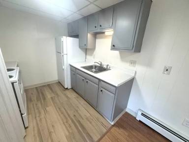 Main picture of 42 Maple Ave
