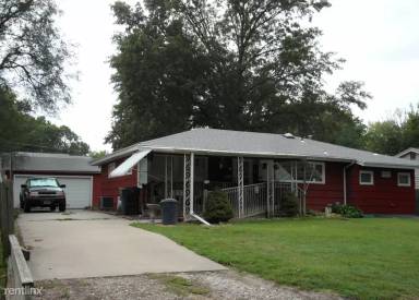 Main picture of 1901 SW Tara Ave