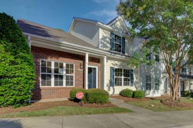 Main picture of 2572 Brackley Pl NW