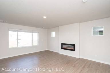 Main picture of 4406 NE 14th St