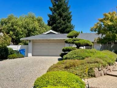 Main picture of 152 Firestone Dr