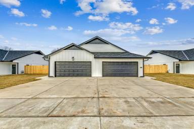 Main picture of 4634 S Kessler Cir