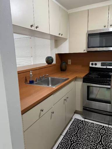 Main picture of 22 W Flagler St