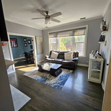 Main picture of 2148 N Sawyer Ave