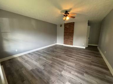 Main picture of 49 Pebblebrook St