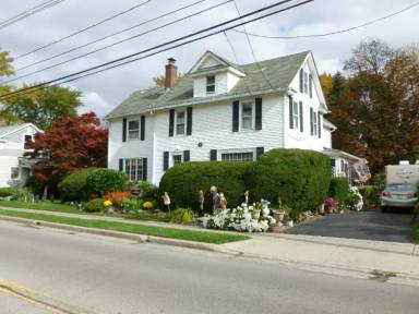 Main picture of 35 Evans St