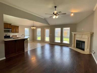 Main picture of 8117 Prairie Ridge Rd