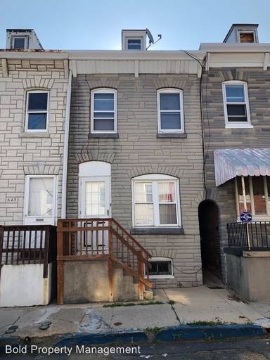 Main picture of 641 Birch St
