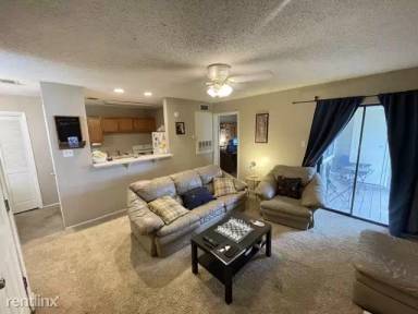 Main picture of 1901 Holleman Dr W