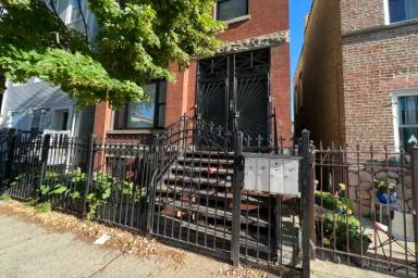 Main picture of 1227 W Ohio St