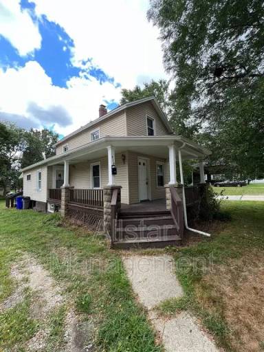 Main picture of 825 W Highland Ave