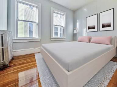 Main picture of 110 Howland St