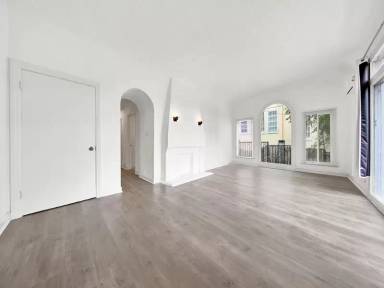 Main picture of 2346 N Cahuenga Blvd