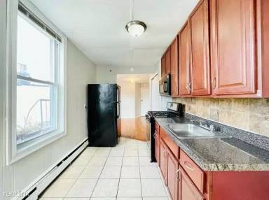 Main picture of 95 Beacon Ave