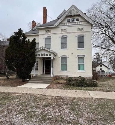 Main picture of 306 N Adams St