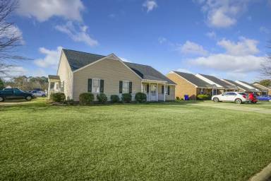 Main picture of 3418B Pear Tree Ct NW