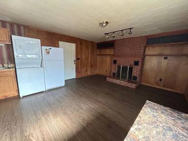 Main picture of 1120 N Main Ave