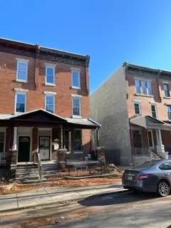 Main picture of 2255 N Park Ave