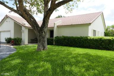 Main picture of 1066 NW 97th Ave