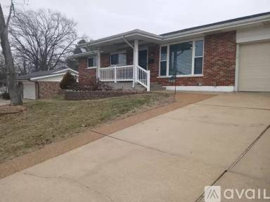 Main picture of 2422 Wembley Dr