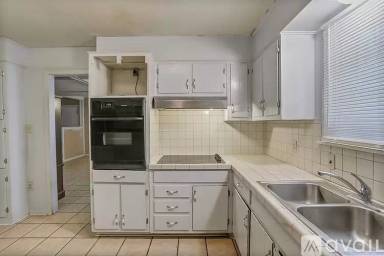 Main picture of 1403 Tanglewood Dr