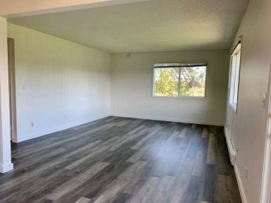 Main picture of 2275 NE Division St