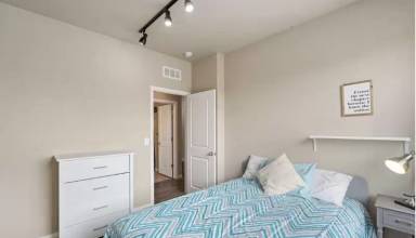 Main picture of 2114 Lambic St