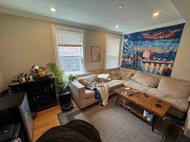 Main picture of 183 River St