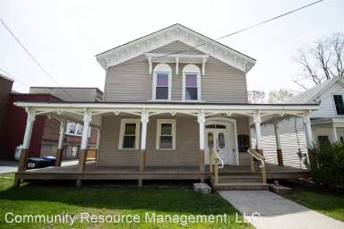 Main picture of 323 Pleasant St