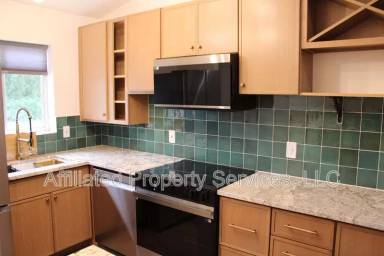Main picture of 5214 Stacy St