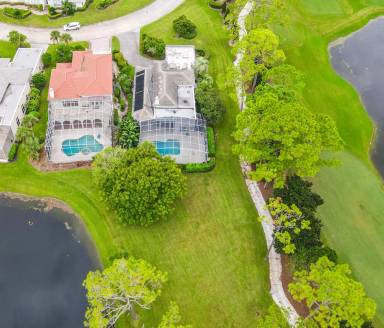 Main picture of 1 Bay Pointe Dr