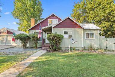 Main picture of 206 W Jenkins Ave