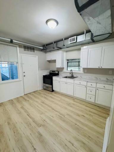 Main picture of 38 S 17th St