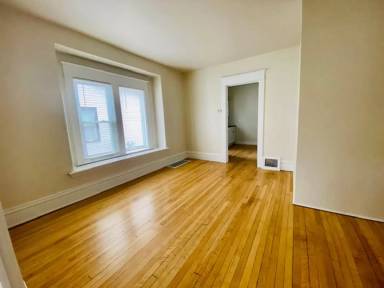 Main picture of 1281 Elm St