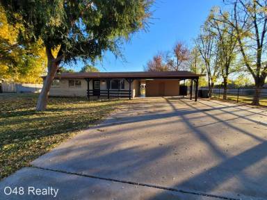 Main picture of 3107 E Backus Rd