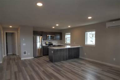 Main picture of 830 Crestmont Way