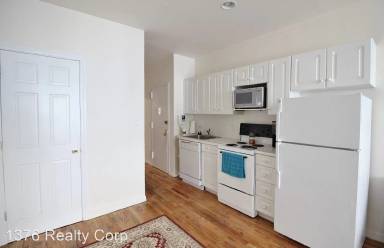Main picture of 1376 1st Ave