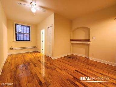 Main picture of 540 W Wellington Ave