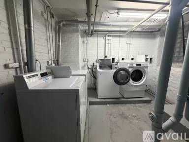 Main picture of 130 W 47th St