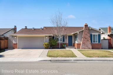 Main picture of 587 Woodstock Way