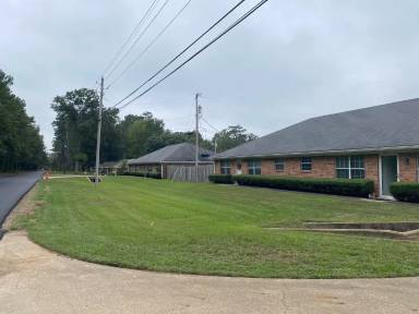 Main picture of 4919 N Park Rd
