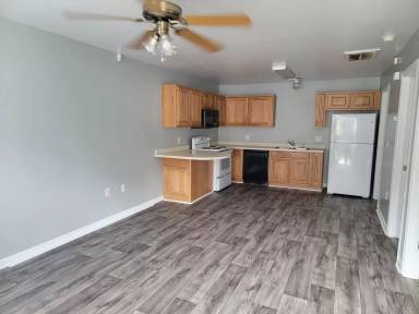 Main picture of 122 Keyport Ct