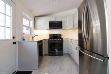 Main picture of 250 Allston St