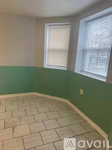 Main picture of 4920 W Iowa St