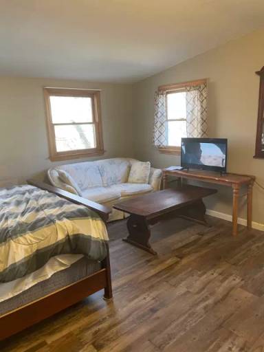 Main picture of 40 Lambert Ave