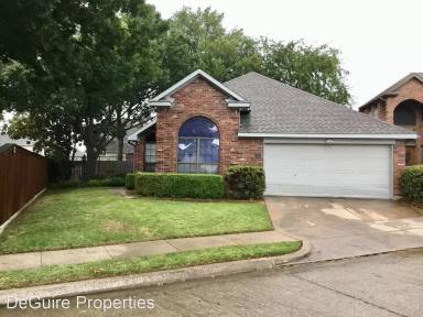 Main picture of 1220 Royal Crescent Dr