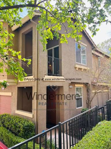 Main picture of 2580 W El Camino Ave