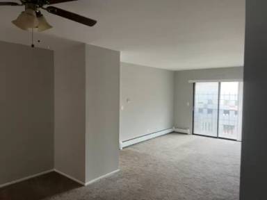 Main picture of 519 W 61st St