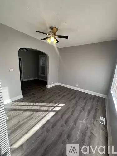 Main picture of 7321 S Kenwood Ave