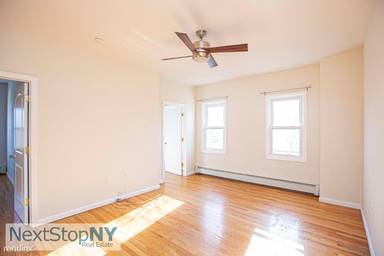 Main picture of 2228 Steinway St